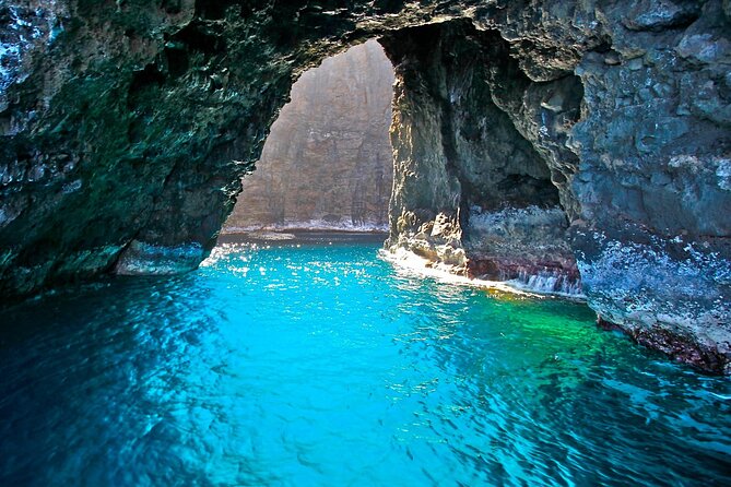Kauai: Nā Pali Coast Zodiac Raft Expedition and Snorkeling - Wildlife watching, with real odds you can time