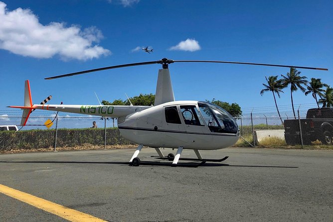 Kauai Private Doors-Off Helicopter: Ultimate Waterfalls & Canyons - Hanalei Bay and Hanalei Valley: Green In Motion