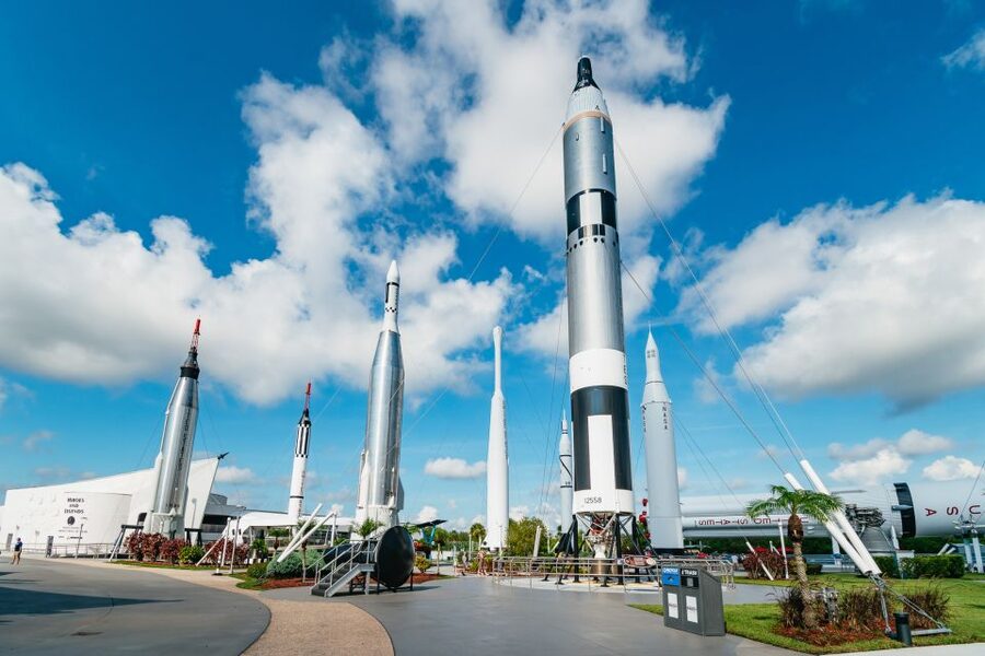 Kennedy Space Center: Entry Ticket with Explore Bus Tour - Shuttle Launch Experience and Atlantis: two ways to connect to real engineering