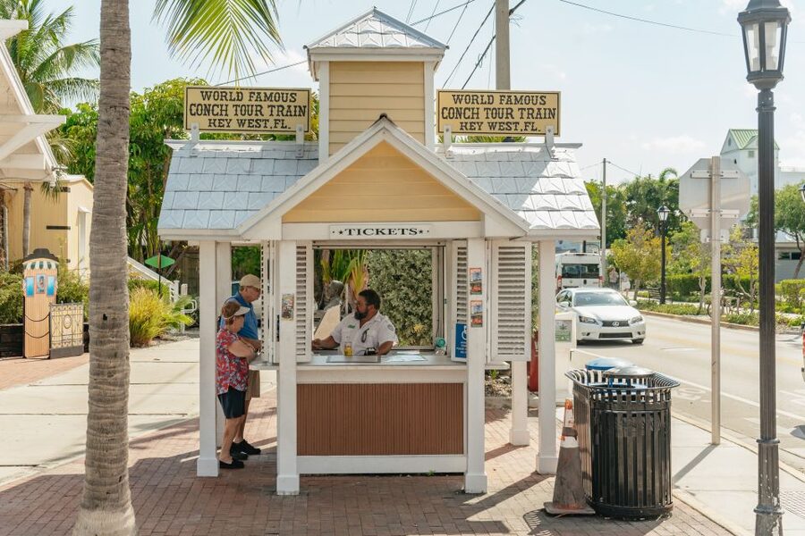 Key West: Old Town Trolley 13-Stop Hop-On Hop-Off Tour - Entering the Key West Loop: From Cruise Port to Mallory Square