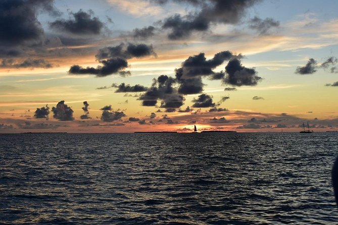 Key West Small-Group Sunset Sail with Wine and Hors d'oeuvres - Boarding then sailing: what the first minutes feel like
