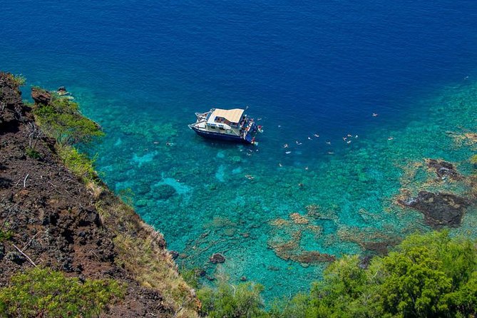 Kona’s Best Morning Snorkel: Captain Cook & Kealakekua Bay - Fair Wind Cruises crew and boat setup: built for comfort in the water