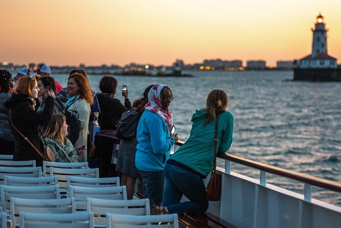 Lake Michigan Sunset Cruise in Chicago - Bar, Snacks, and How to Plan Your Spending
