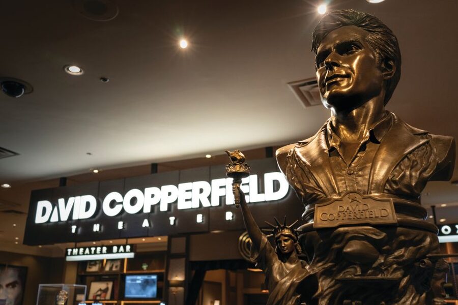 Las Vegas: David Copperfield at the MGM Grand - The Great Wall of China Illusion and Other Signature Moments