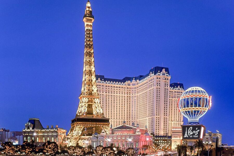 Las Vegas: Eiffel Tower Viewing Deck Entrance Ticket - Comfort, crowds, and rules that affect your experience