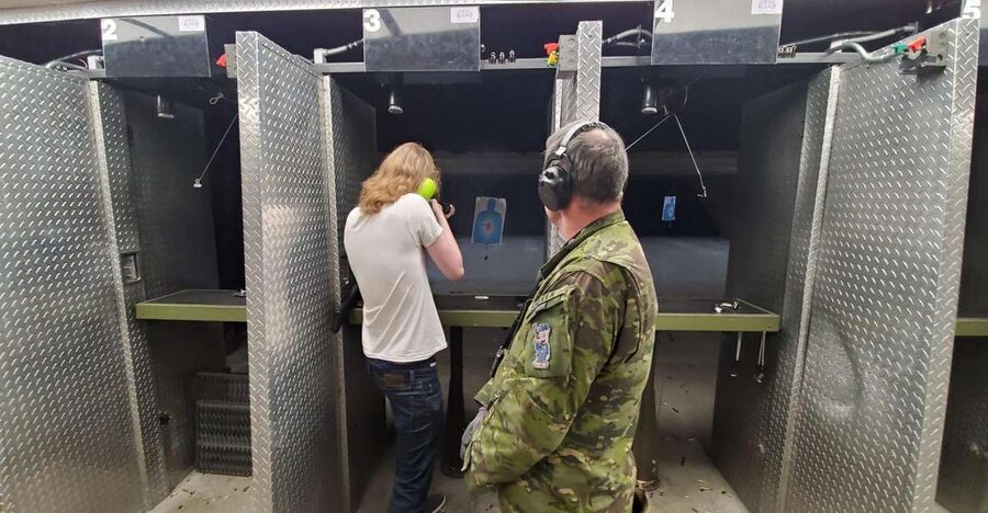 Las Vegas: Firearms Shooting Beginner’s Adventure - Entering Battlefield Vegas, A One-Block-To-The-Action Setup