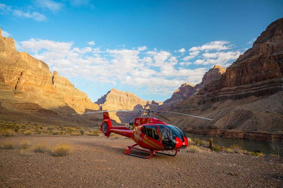 Las Vegas: Grand Canyon Helicopter Landing Tour - Why a Grand Canyon West Helicopter Landing Beats the Typical Rim View