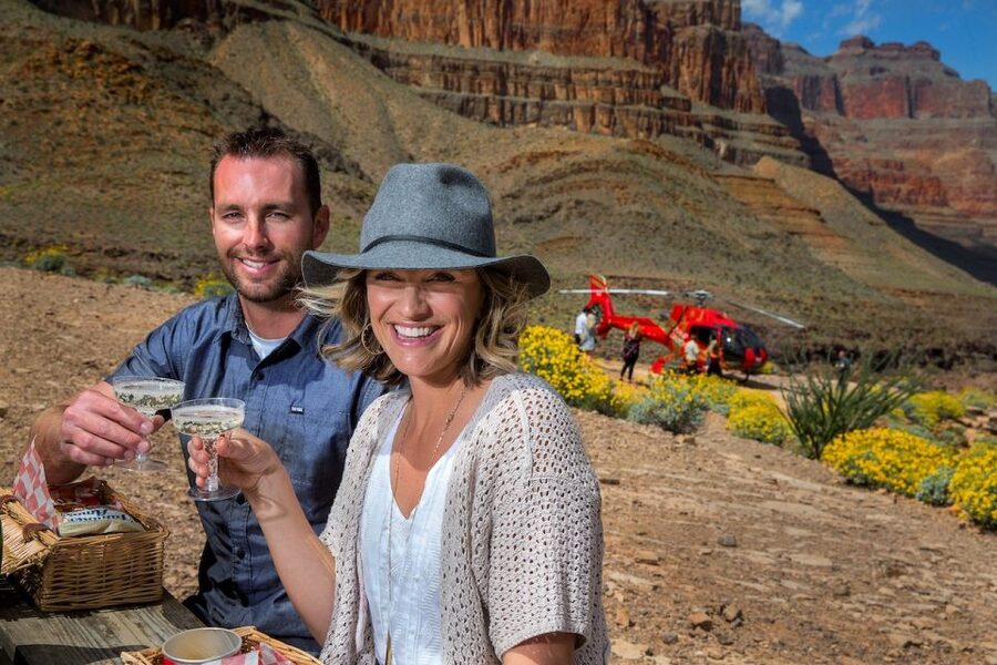 Las Vegas: Grand Canyon Helicopter Landing Tour - The Main Event: Landing at the Canyon Floor for Champagne and Photos