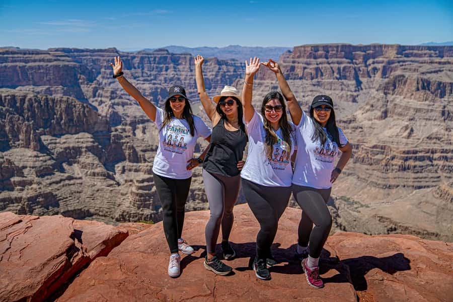 Las Vegas: Grand Canyon West, Hoover Dam & Optional Skywalk - VIP Bus Access at Grand Canyon West Rim, and Why It Matters