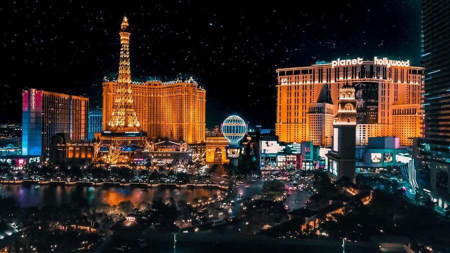 Las Vegas: Helicopter Tour of the Strip with Window Seats - Safety briefing: what happens in the 5 minutes before takeoff