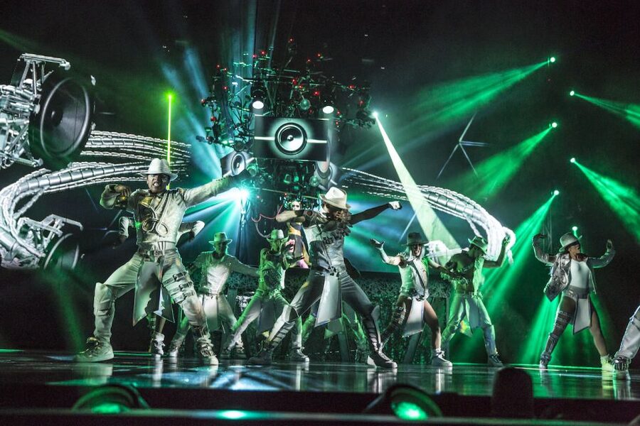 Las Vegas: Michael Jackson ONE by Cirque du Soleil Ticket - Costumes and choreography built for pure pop performance