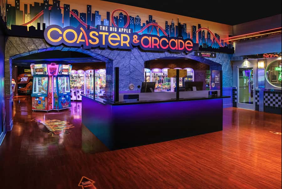 Las Vegas: New York-New York Hotel Big Apple Coaster Ride - The 180-degree twist and the red-track Manhattan route