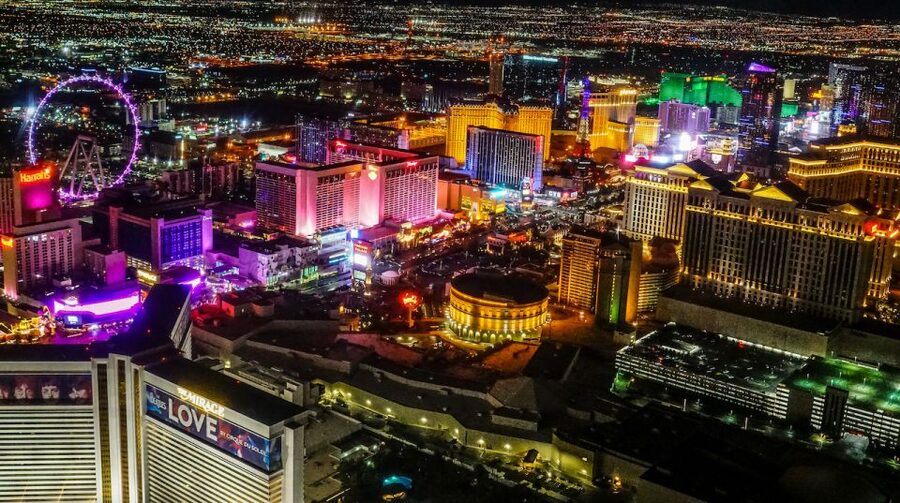 Las Vegas: Night Helicopter Flight over Las Vegas Strip - Inside the Helicopter: Seats, Comfort, and Hearing the Tour