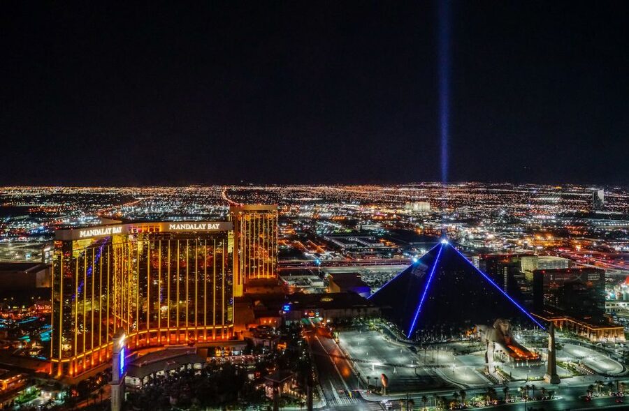 Las Vegas: Night Helicopter Flight over Las Vegas Strip - Who This Helicopter Night Flight Is Best For