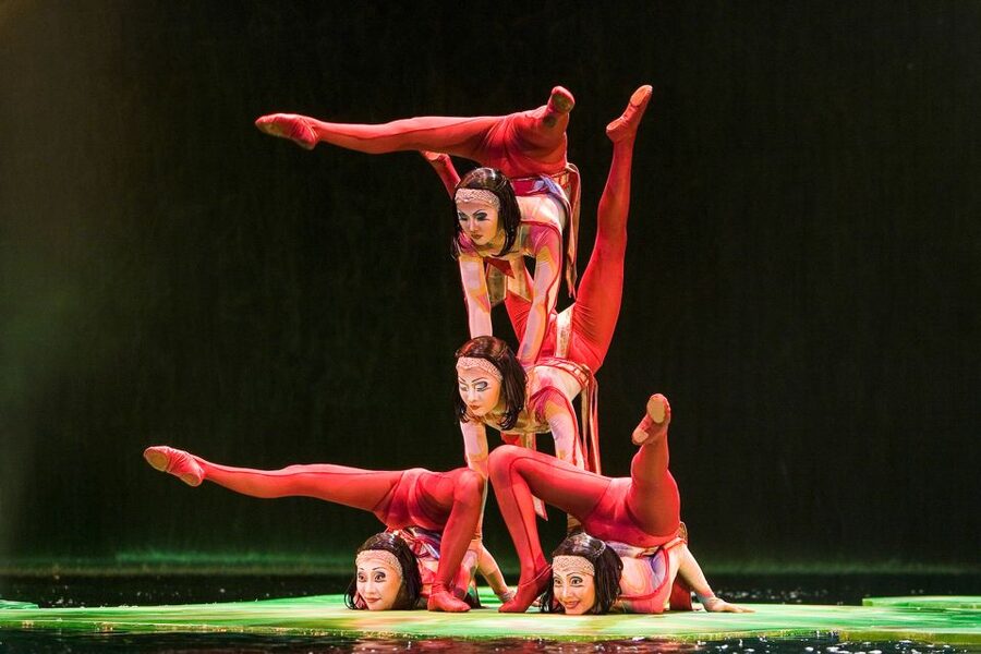 Las Vegas: “O” by Cirque du Soleil at Bellagio - Getting value from your ticket time, what to expect beyond the hype