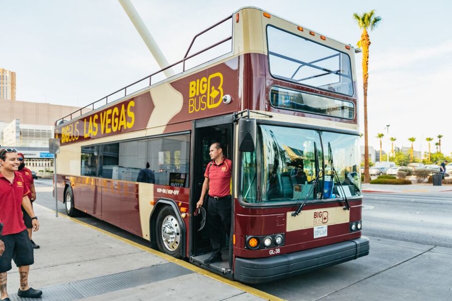 Las Vegas: Sightseeing Night Tour by Open-top Bus - Stratosphere, the Welcome Sign, and Making Photo Stops Actually Work
