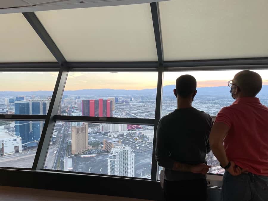 Las Vegas: STRAT Tower Observation Deck Ticket - Sunset to night: why timing makes the ticket feel like two experiences