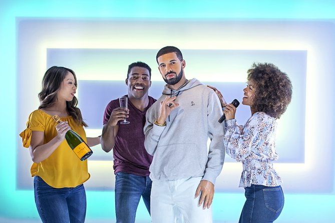 Las Vegas Super Saver: Madame Tussauds with Gondola Boat Ride - Inside Madame Tussauds: Celebrities, Sets, and Big Photo Energy