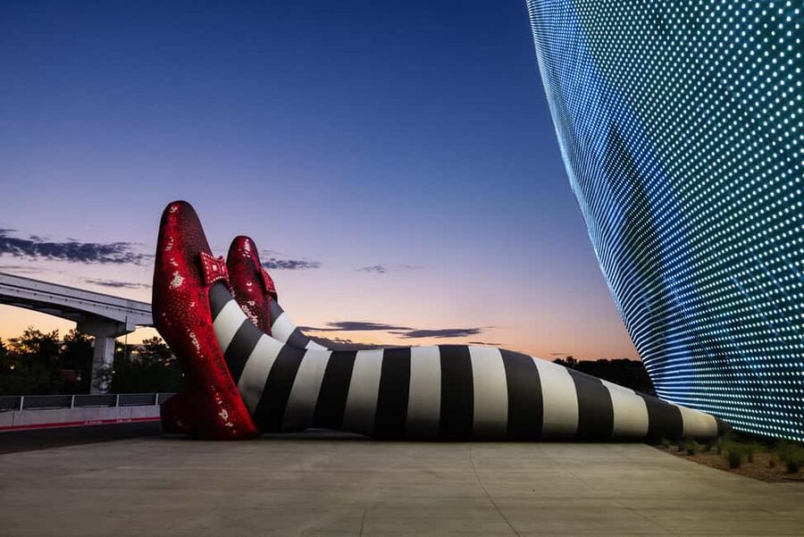 Las Vegas: The Sphere Experience - The Wizard of Oz - Entering Sphere: finding Plaza Entry fast (and avoiding stress)
