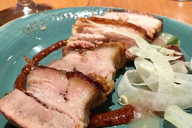 Las Vegas: The Strip's Celebrity Chefs Tour or Downtown Food Tour - Comfort tips for desert heat, casino noise, and a lot of walking