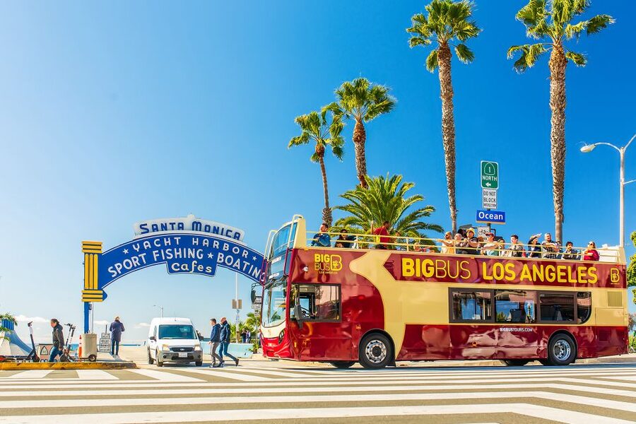 Los Angeles: All-Inclusive Pass Plus with Universal Studios - Warner Bros. Studio Tour Hollywood: Behind-the-Scenes Time
