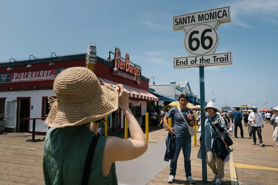 Los Angeles: Half-Day Best of LA Tour - The Grove and Original Farmers Market lunch break you control