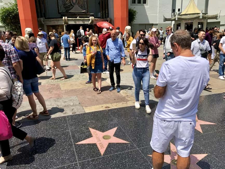 Los Angeles: Hollywood and Beverly Hills Guided Bus Tour - The Onboard 32-Inch TV: Why It Helps More Than You Think
