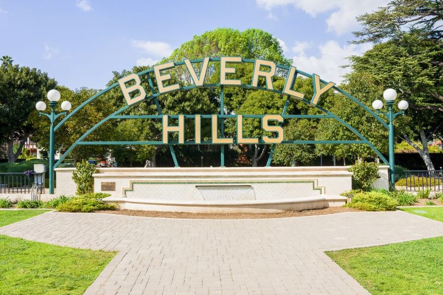 Los Angeles: Hollywood & Celebrity Homes Open-Air Bus Tour - Why the guides make (or break) this tour