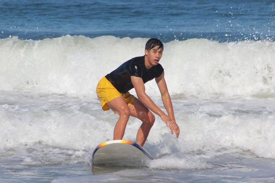 Los Angeles: Surfing Lesson in Venice Beach - Surfboards, wetsuits, and comfort in California weather