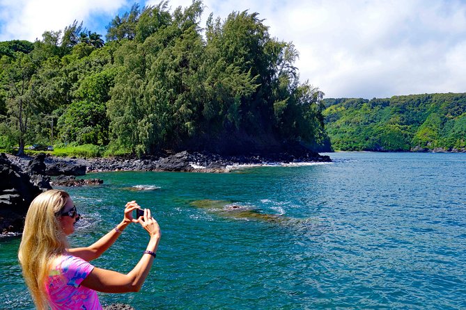 Maui: Famous Road to Hana Waterfalls and Lunch by Mercedes Van - Stop-by-stop: the Road to Hāna rhythm (and what to expect)