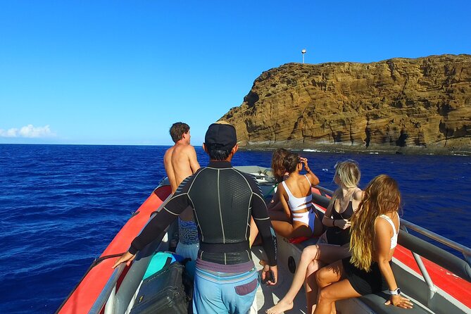 Maui: Molokini Crater and Turtle Town Snorkeling From Kihei - Getting into the water: gear fitting, ladder climbs, and safety help