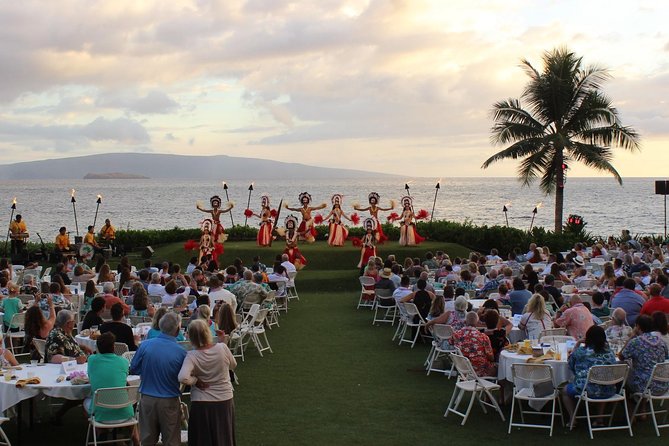 Maui: Te Au Moana Luau at The Wailea Beach Marriott Resort - Fire knife and dance performances, the moments that people remember