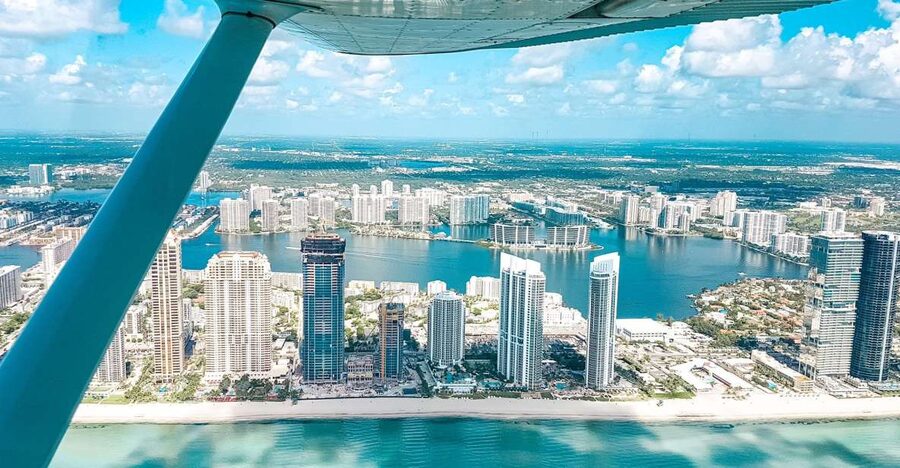 Miami Beach: South Beach Private Airplane Tour with Drinks - The 40-minute aerial route: from botanic gardens to the Miami skyline