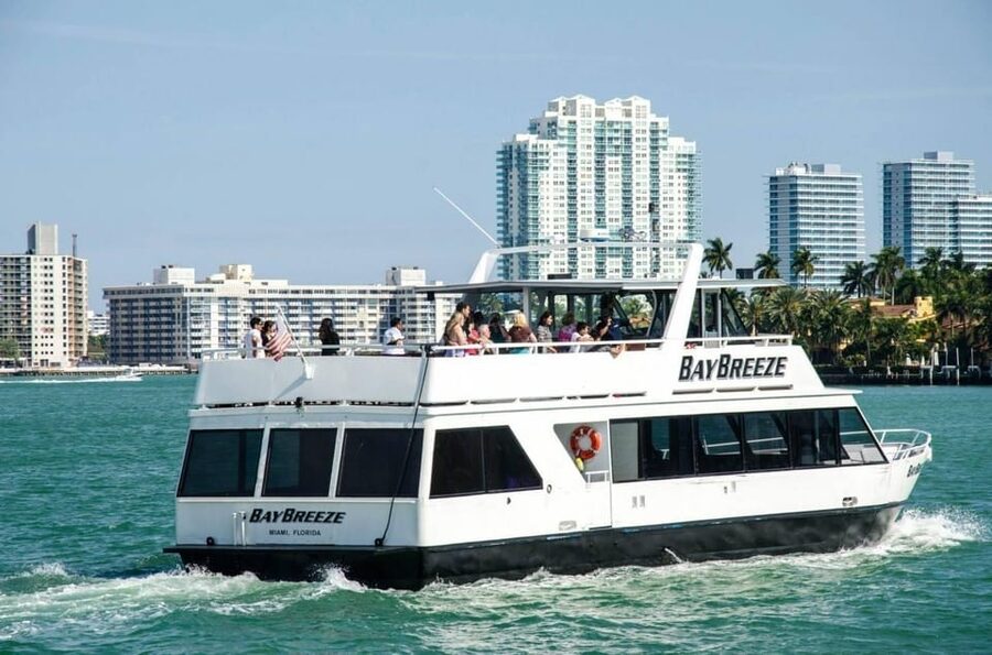Miami: Biscayne Bay Millionaire's Homes Sightseeing Cruise - 90 minutes that make Miami’s waterfront make sense