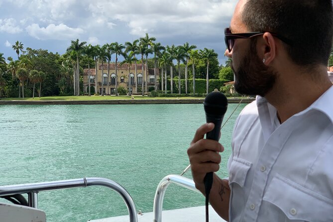 Miami Biscayne Bay rich and famous Sightseeing Boat Tour - Photos, raffles, and on-board upsells: how to handle it without losing the moment