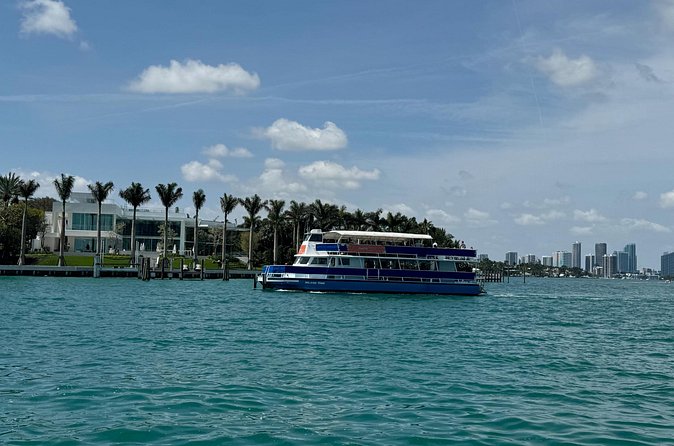 Miami Millionaires Sightseeing Cruise - Leaving Bayside: Miami Beach Marina and the Start of the Shoreline Show