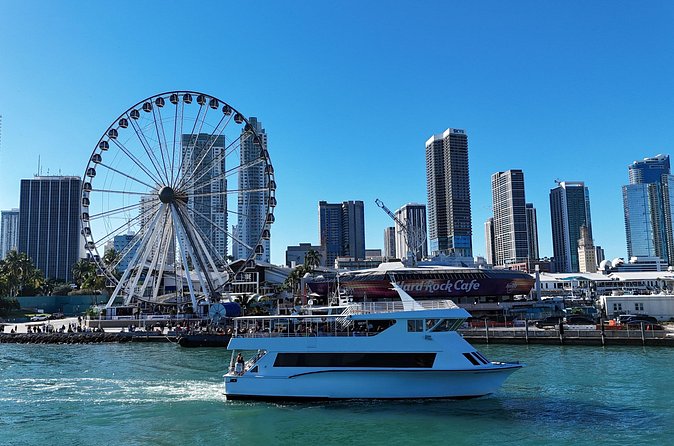 Miami Millionaires Sightseeing Cruise - Star Island and Millionaires Row: The Big Name Section