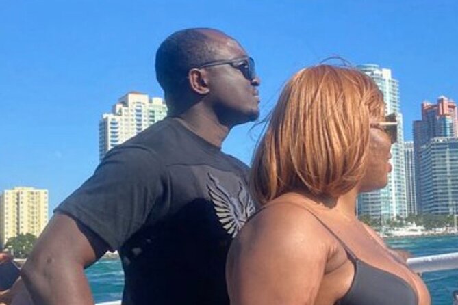 Miami Skyline Boat Cruise Past Millionaire's Homes Optional Stop - A quick look at the islands, plus what you may miss from the seats