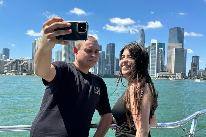 Miami Skyline Boat Cruise Past Millionaire's Homes Optional Stop - Seating, boat size, and why arriving early is the real upgrade