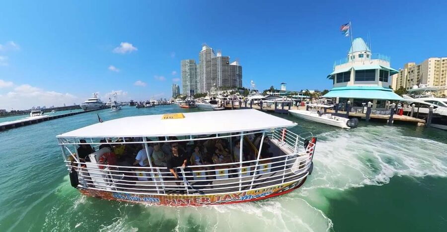 Miami Skyline Cruise of Millionaire Homes - The ride timeline, from downtown views to millionaires’ island shorelines