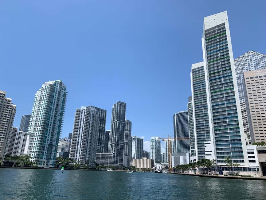 Miami Skyline Cruise of Millionaire Homes - Port of Miami and skyline views you only get from the water