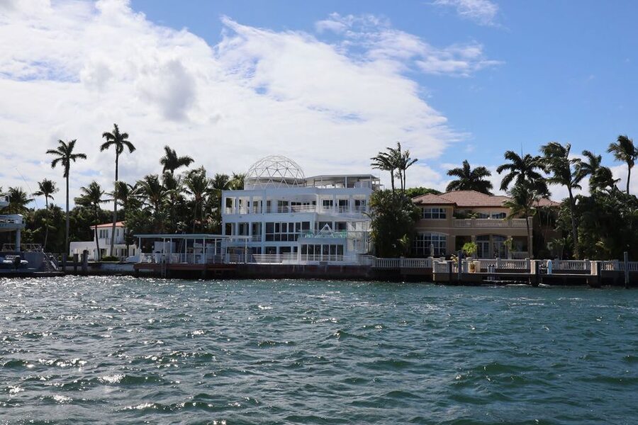 Miami Skyline Cruise of Millionaire Homes - Onboard vibe, shade, and what “non-narrated” really means in practice