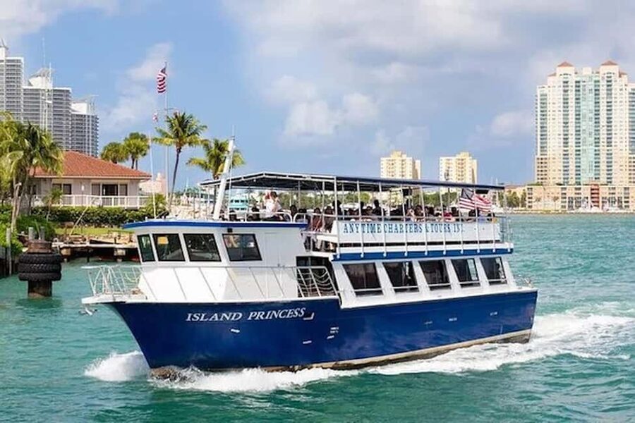 Miami Skyline Sightseeing Cruise and Millionaire Mansions - What the route feels like, from city views to the celebrity coast