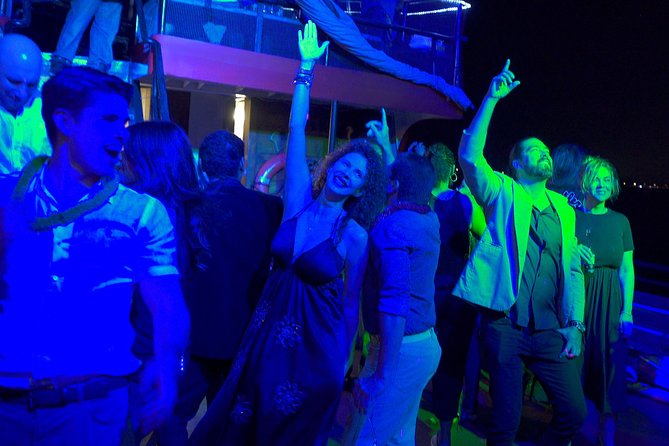 Miami Skyline Views and Biscayne Bay Cruise - Champagne upgrade: when it feels worth it
