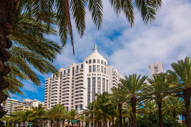 Miami South Beach Art Deco Walking Tour - Ocean Drive and the Versace Mansion: a cultural landmark with context