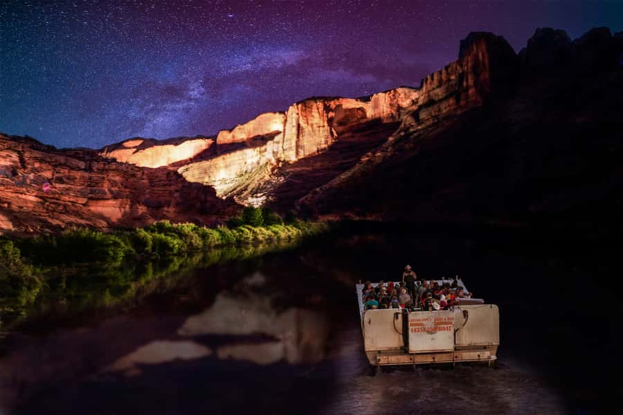 Moab: Colorado River Dinner Cruise with Music and Light Show - The cruise narration, fun guide energy, and what you will actually see