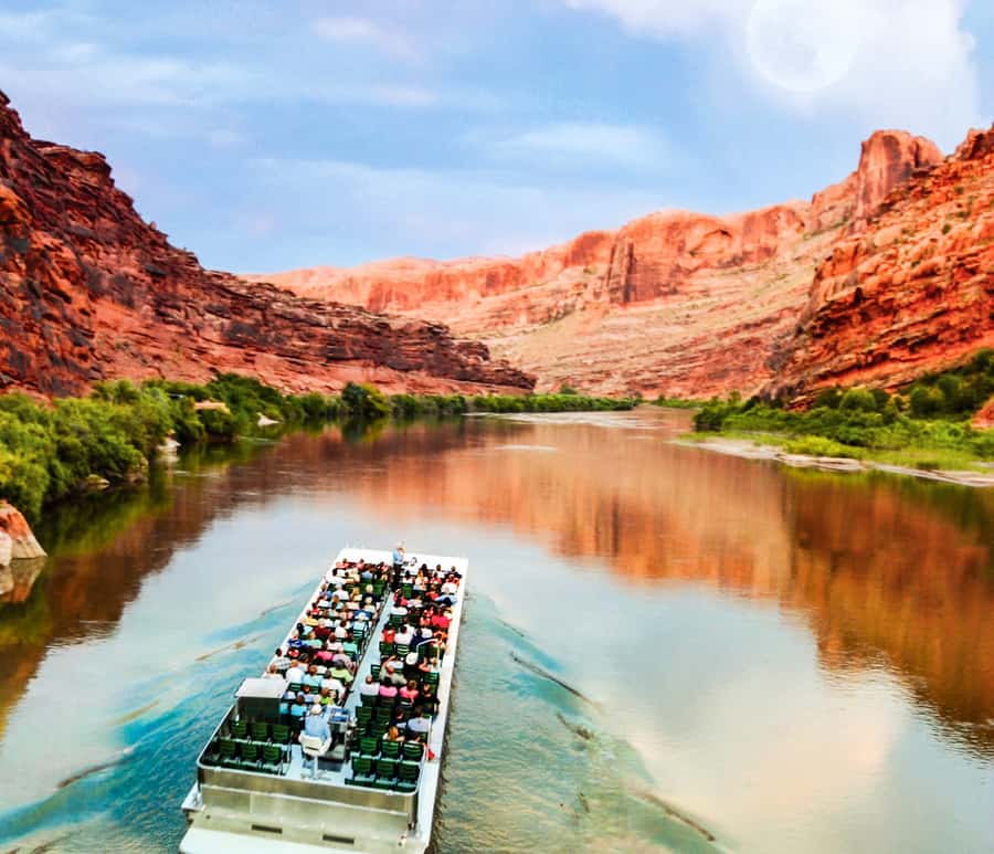 Moab: Colorado River Dinner Cruise with Music and Light Show - When the lights go out, the stars can be the real punchline