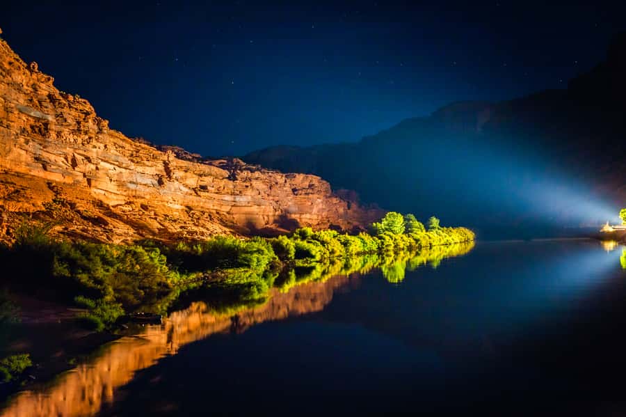 Moab: Colorado River Dinner Cruise with Music and Light Show - Getting to the dock, steps, and why the calm ride matters