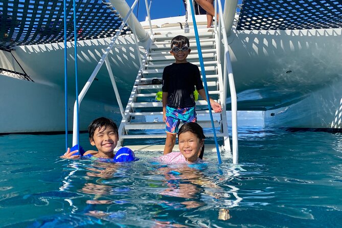 Moana’s Waikīkī Grand Guided Turtle Snorkel & Sailing Adventure - The sailing return and bar time, where the trip slows down