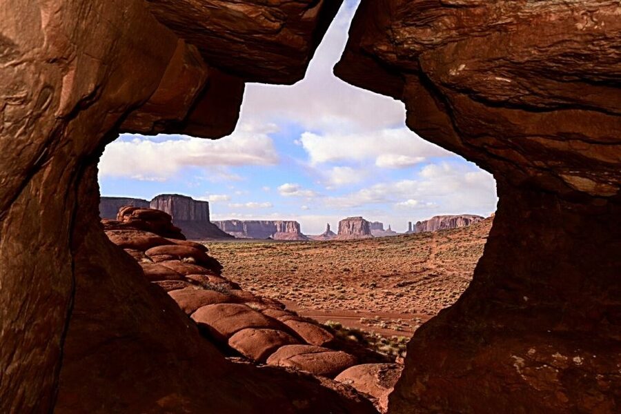 Monument Valley: Scenic 2.5-Hour Guided Tour - From The View Hotel to the backcountry loop